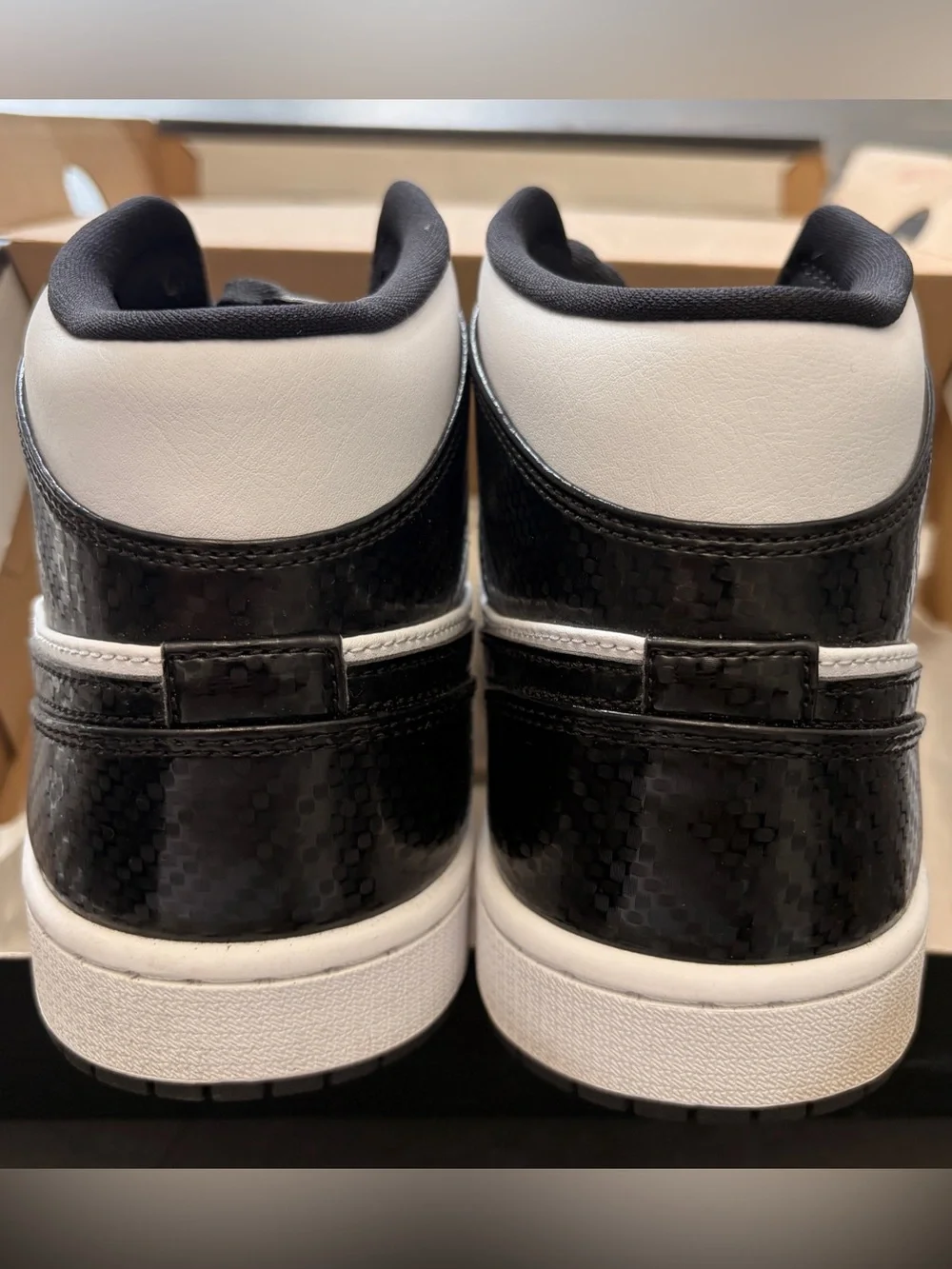 Air Jordan 1 Mid SE All Star Carbon Fiber DD1649-001 Men’s 10.5 OG Box